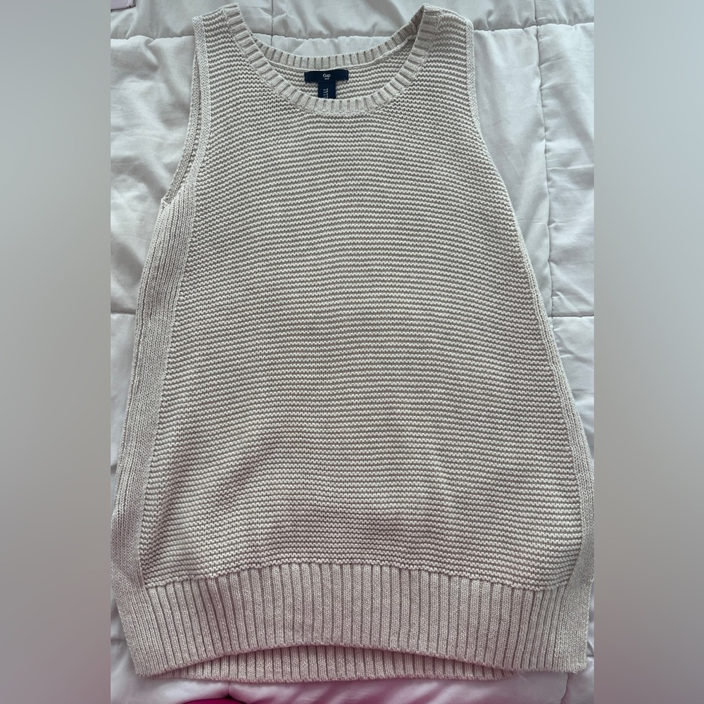 New gap knitted top.